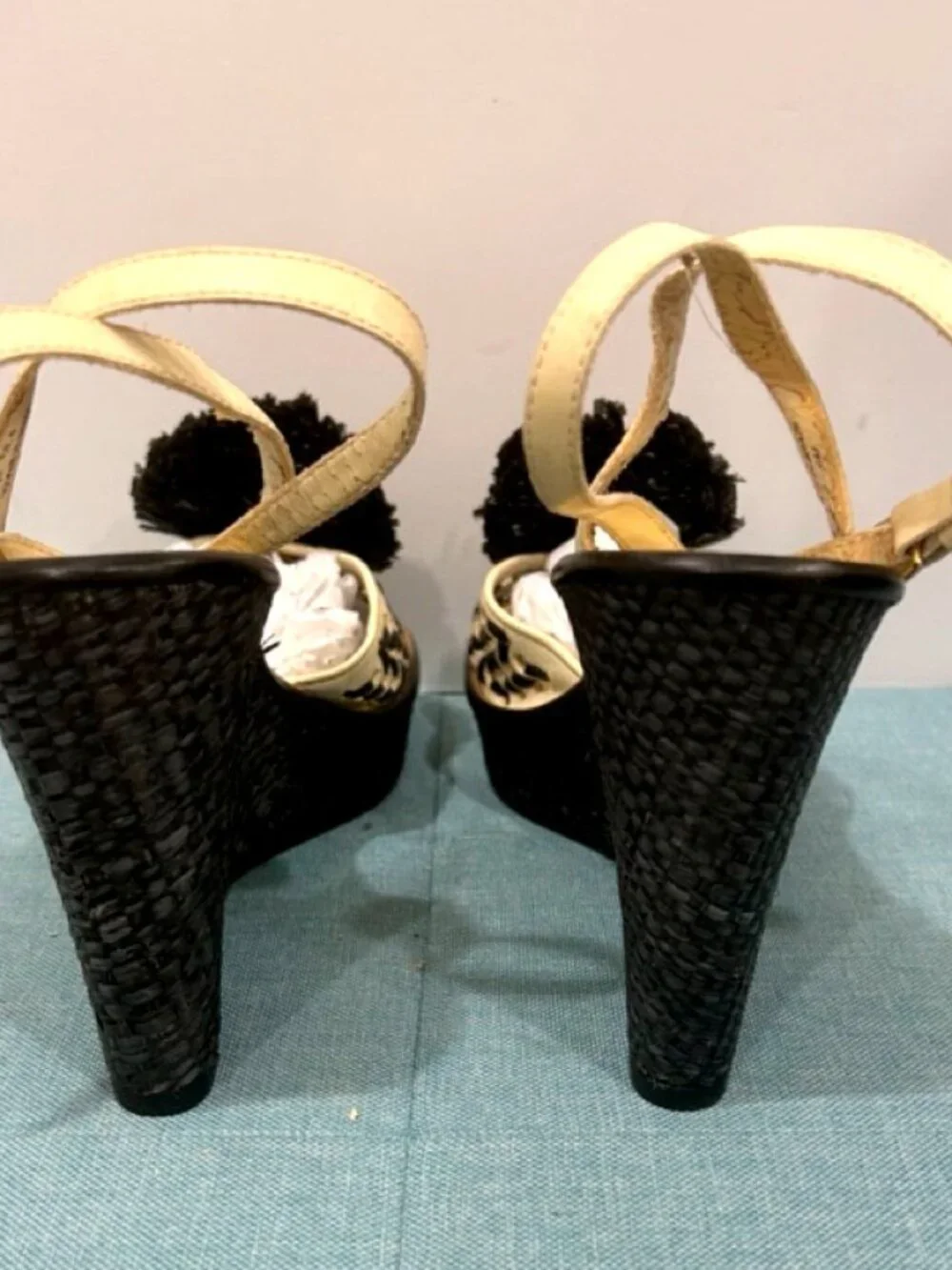 Kate Spade Leather & Raffia Espadrille Wedge Sandals with Black Pom Poms! Sz 9